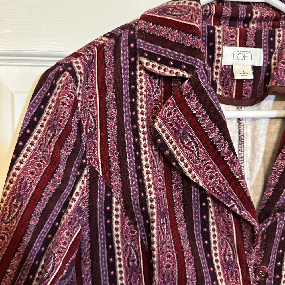 LOFT Women's Maroon and Black Patterned Blazer - Picture 5 of 7